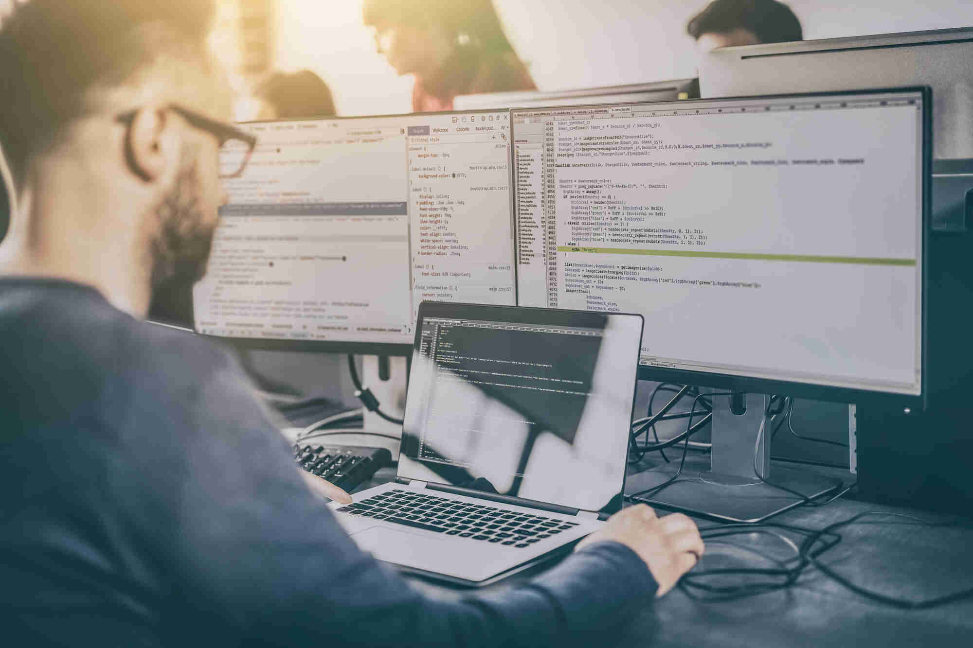Finds the Right Leader for your Hybrid Cloud Project
