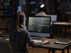 How to Hire Remote Software Developers in 2024